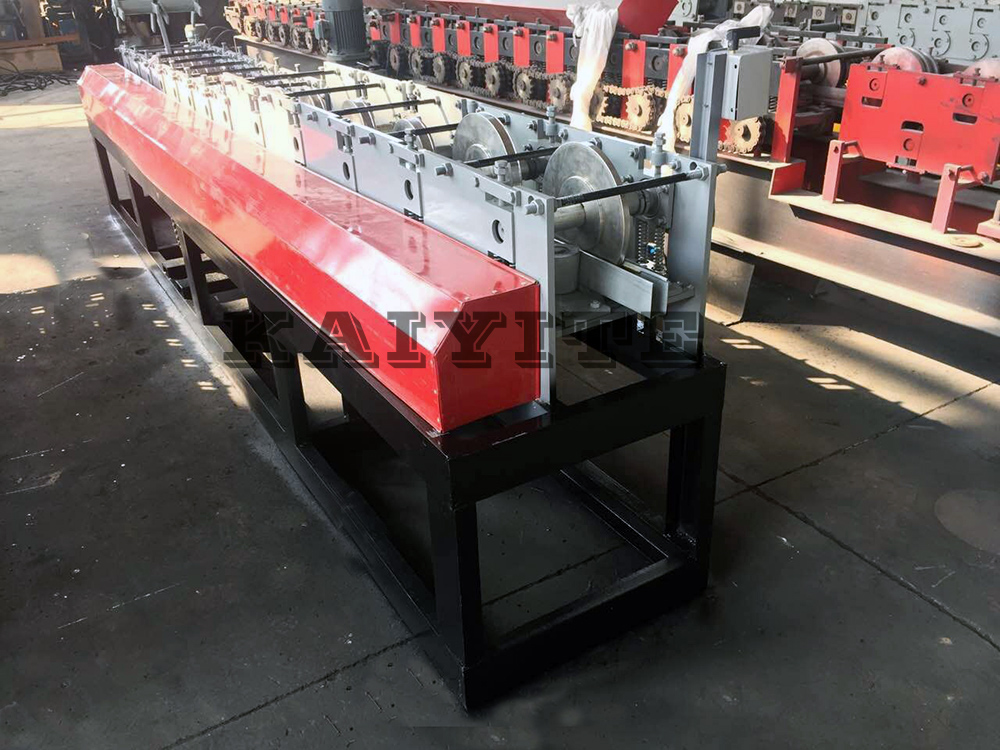 door guaid rail roll forming machine