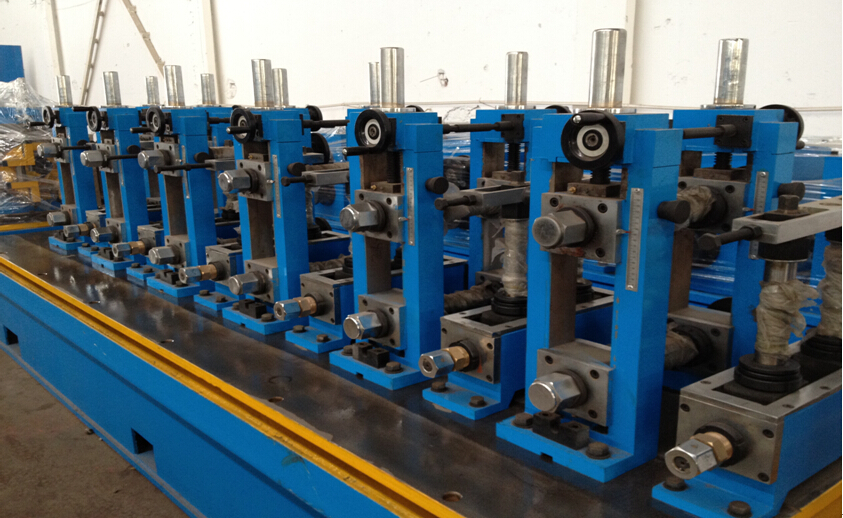 Forming machine