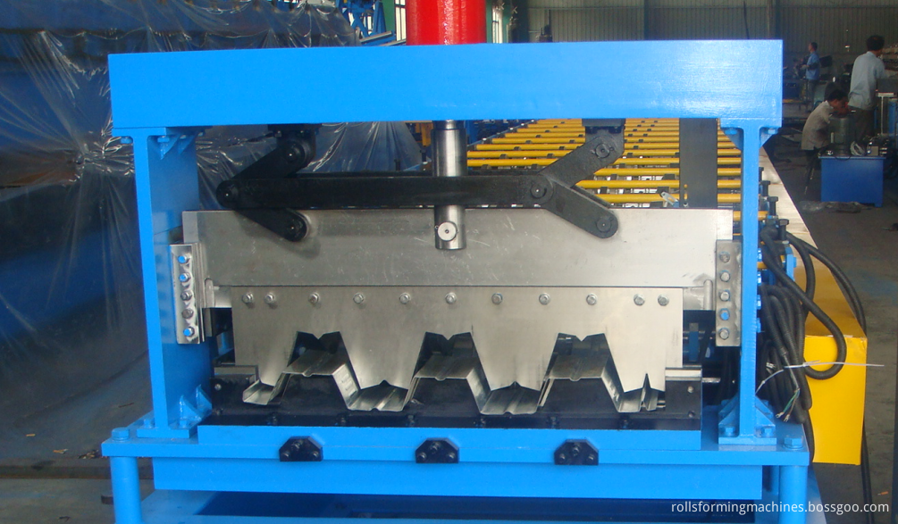 floor bearing roll forming machine