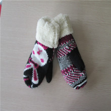 winter Knitted gloves with coral fleece