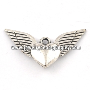 Lucky wing shape pendant necklace