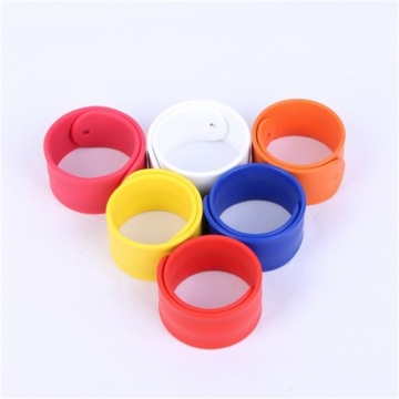 Pulseira de silicone colorida de moda personalizada