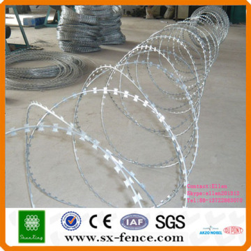 ISO9001 High tensile galvanized crossed razor wire fencing