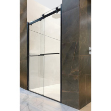 Cuarto de ducha de vidrio con puerta corredera de aluminio negro