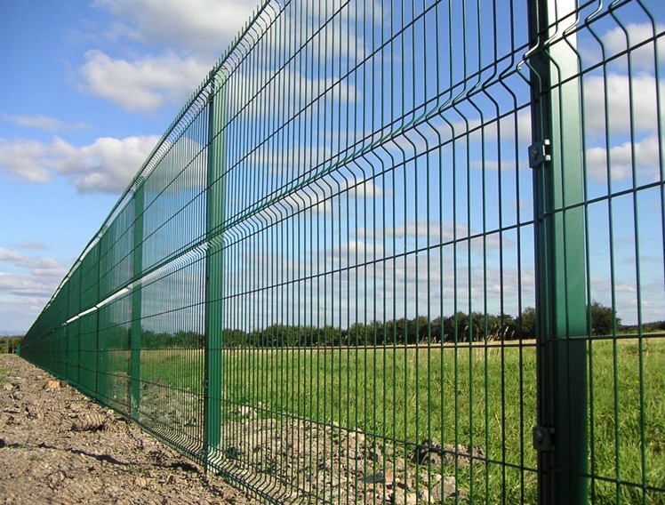 wire mesh fence