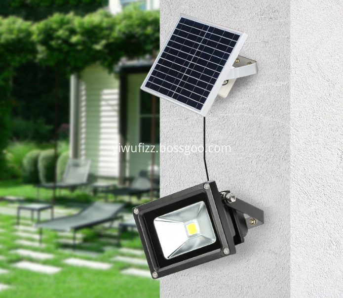 Outdoor solar floodlights