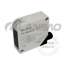 Mediante el sensor fotoeléctrico infrarrojo del haz (PTE-TM60S-E2 AC / DC5)