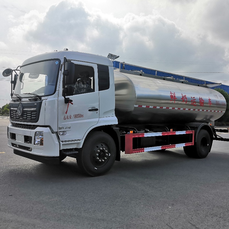 Large fresh milk truck Large fresh milk truck