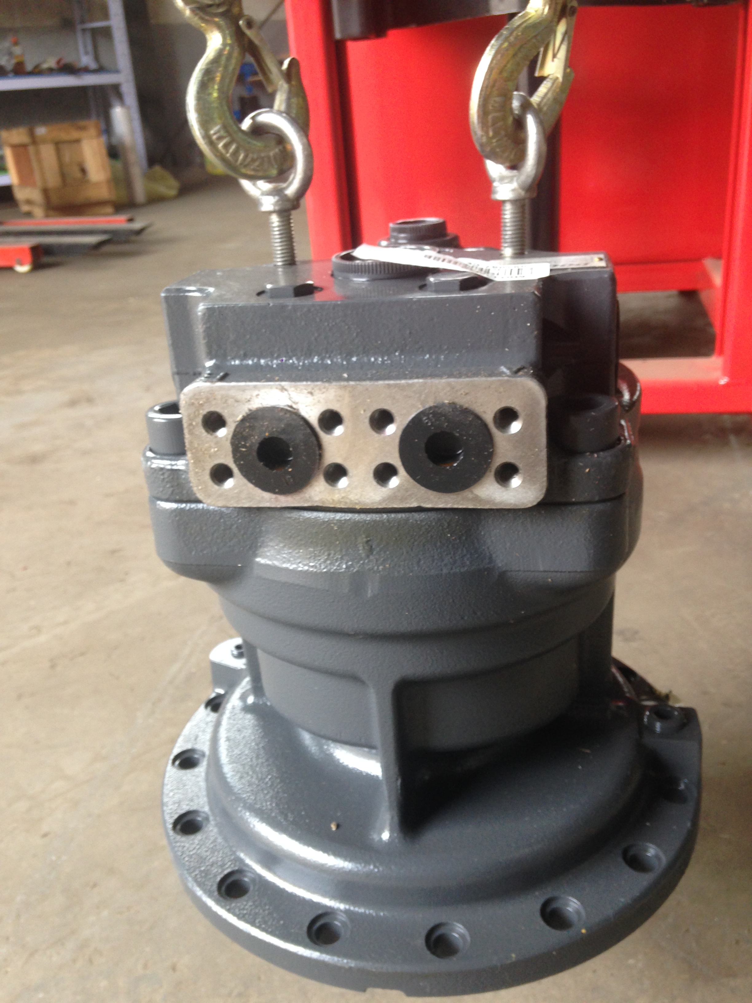 DX225 swing motor (4) DX225 swing motor (4)