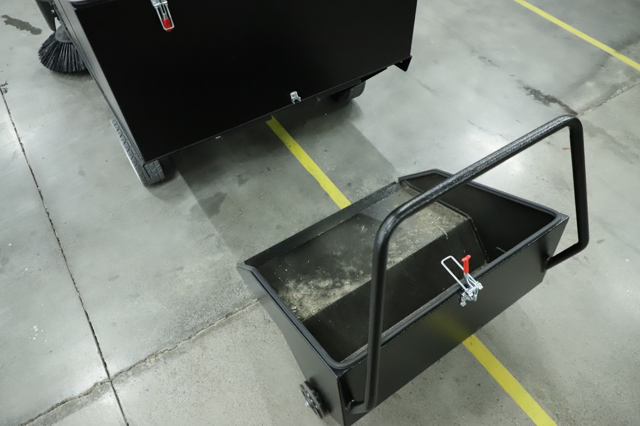 Ride-on floor sweeper Ride-on floor sweeper