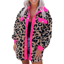 Chaqueta de reverencia de leopardo de leopardo femenino