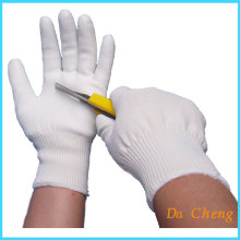 Weiße schnittfeste Handschuhe