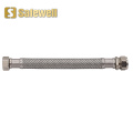 Compression flexible du tuyau d&#39;eau en métal tressé