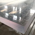 Piscina transparente con lámina acrílica de 80 mm de espesor