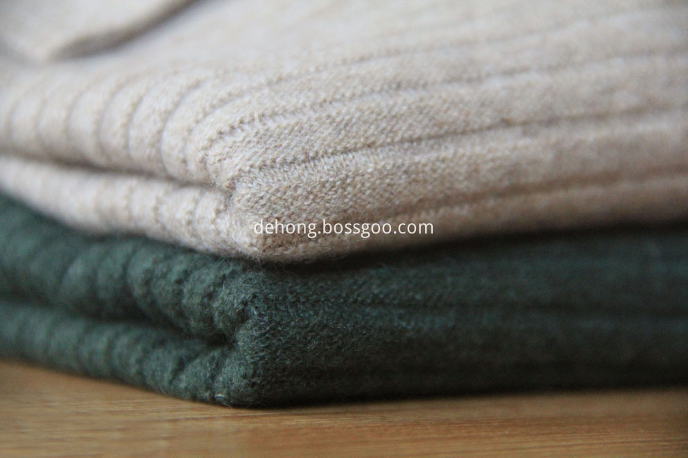 Cashmere Sweaters With Large Lapels