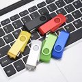 Vente en gros Pivot coloré Personnalisé Lecteur USB