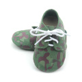 Ventas al por mayor Diseños especiales Army Green Boy Zapato