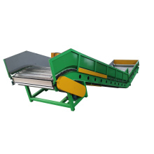 Conveyor for horizontal machine feeding