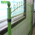 Riesiger grüner dekorativer Zaun Prestige Fence