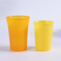 Plastikbecher Plastikwasserflasche Teetassenform