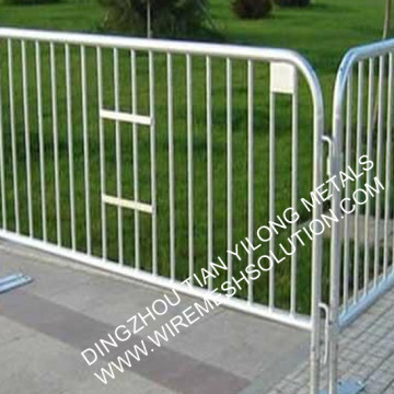 Traffic barrier temporary fence barricade