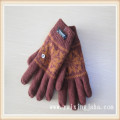 knitted wool gloves with isolating lining