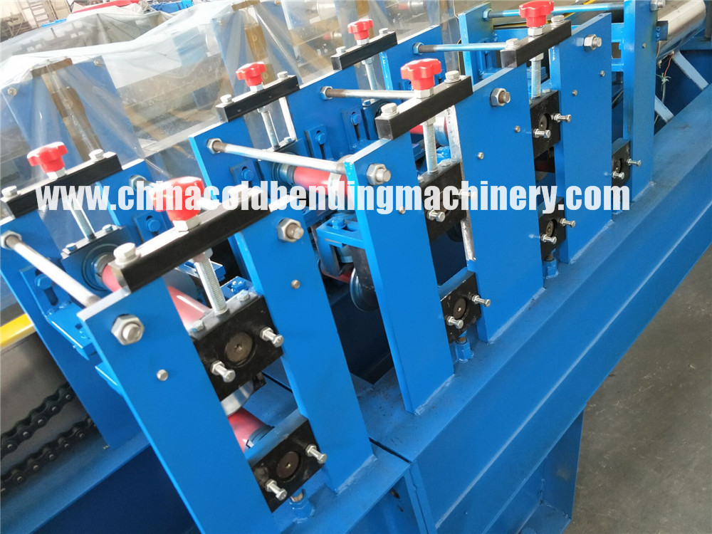 Automatic High Speed Complate Pu Foam Roller Shutter Door Roll Forming Machine