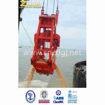 Two Ropes Mechanical Dredging Grab on Boat