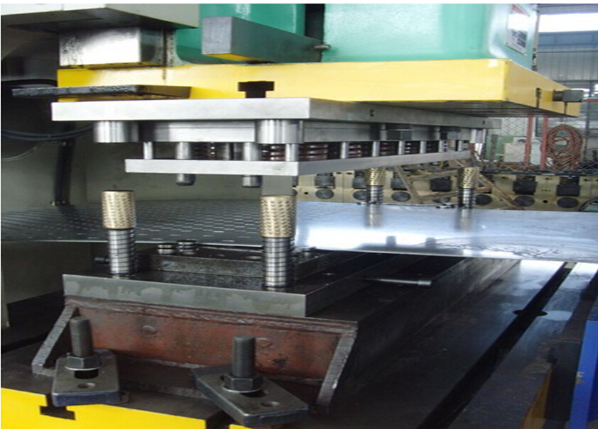punching machine of cable tray roll forming machine