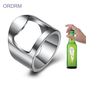 Anillo de acero inoxidable con abridor de botellas de cerveza