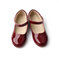 Chaussures habillées mignonnes pour enfants en cuir verni