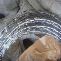 Galvanizado Razor Barbed Wire Mesh Fencing