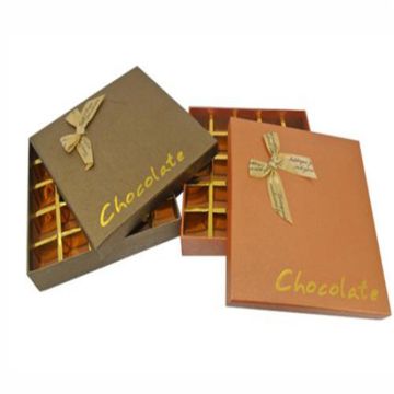 Boîte-cadeau en carton avec boîte de chocolat