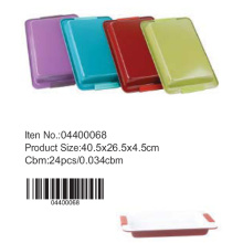 Colorful deep rectangle pan with silicone handle