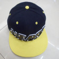 Handgemachte Buchstaben niet Spike Studed Mode Punk Hiphop Snapback flache Spitze Kappe