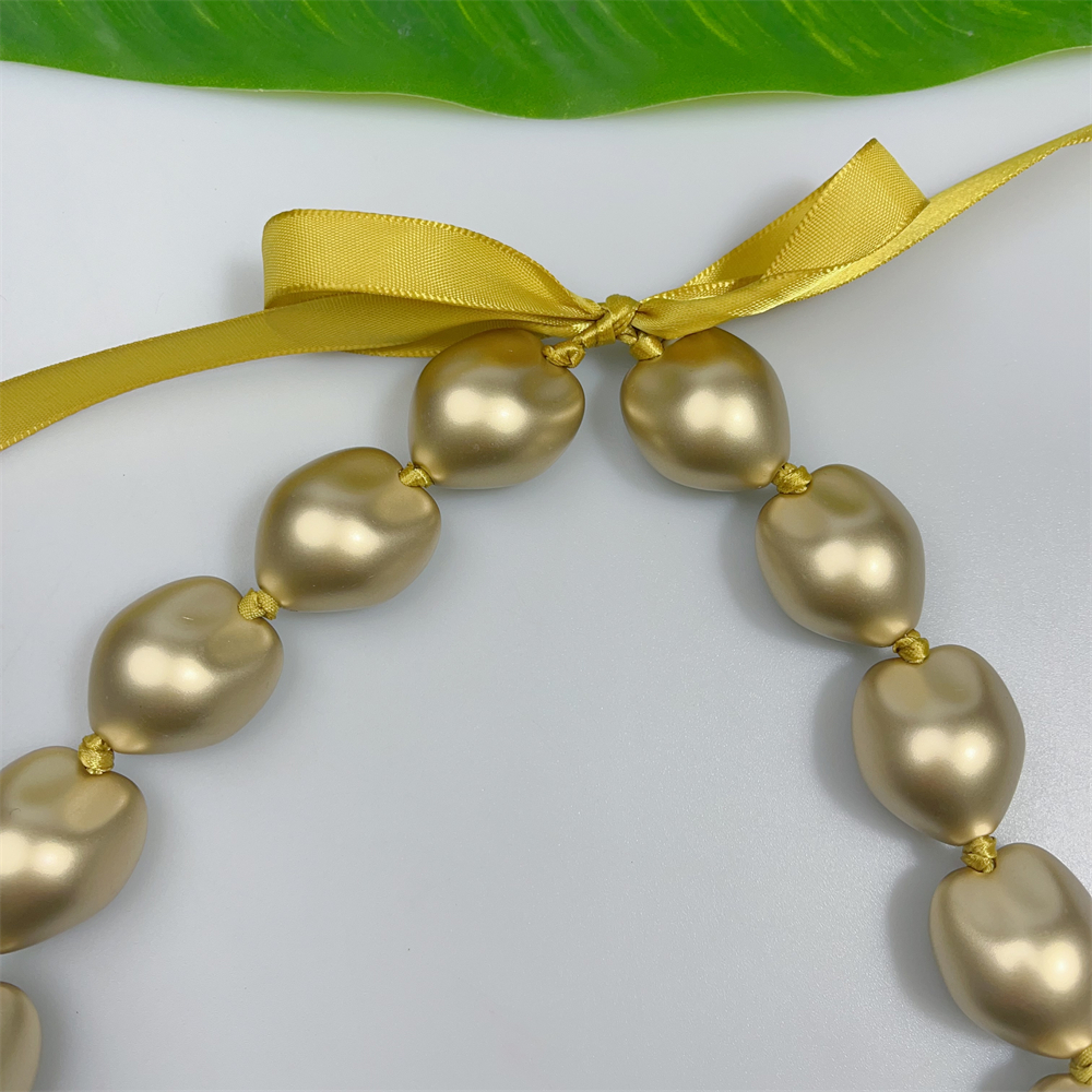 kukui nut lei KN-jn061_0018 kukui nut lei KN-jn061_0018