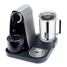 Máquina automática de café cápsula con espumador de leche