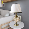 Lampe de table blanche LEDER