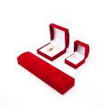 Элегантная красная бархатная коробка ювелирных изделий