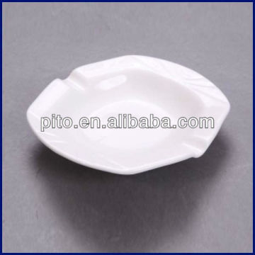 Cendrier en porcelaine blanc PT-130005