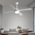 Le ventilateur de plafond intelligent avec une lumière vive LED