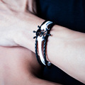 Dames noires et blanches bracelets de charme en cuir mince