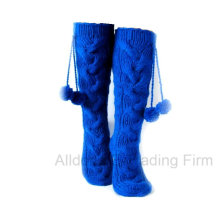 Nueva moda POM POM invierno mano tejida calcetines de piso de interior