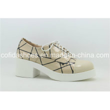 Хорошая модель моды Lady Lady Travel Travel Shoes