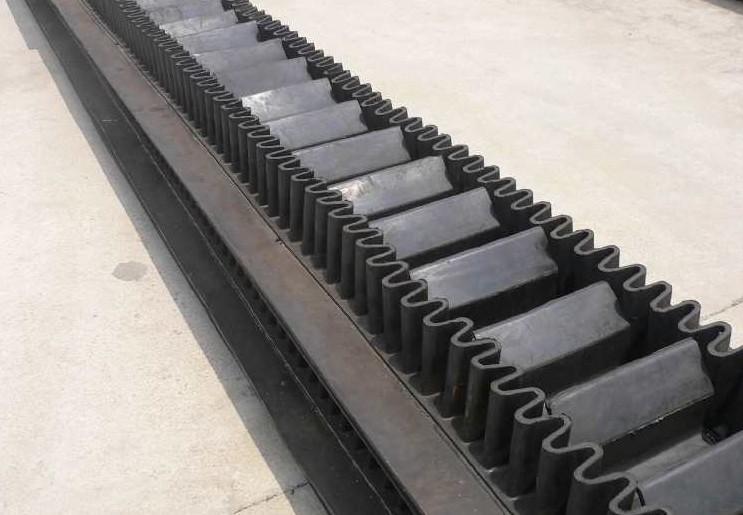 Steep Incline Sidewall Cleated Conveyor Belt