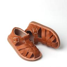 Beliebte Kindersandalen aus gewebtem Leder