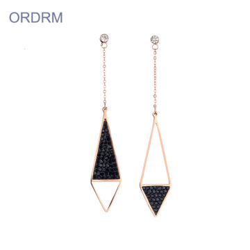 Longues boucles d&#39;oreilles noires en cristal de Swarovski