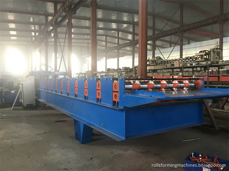 roof sheet forming machine