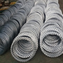 Hot-Inpped Galvanized Concertina Razor Barbed Wire Bto-22