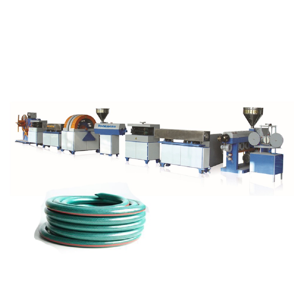 High-strength-PVC-fibre-reinforced-hose-extruding